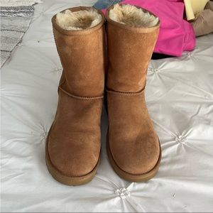 UGG Classic Short II in Chestnut